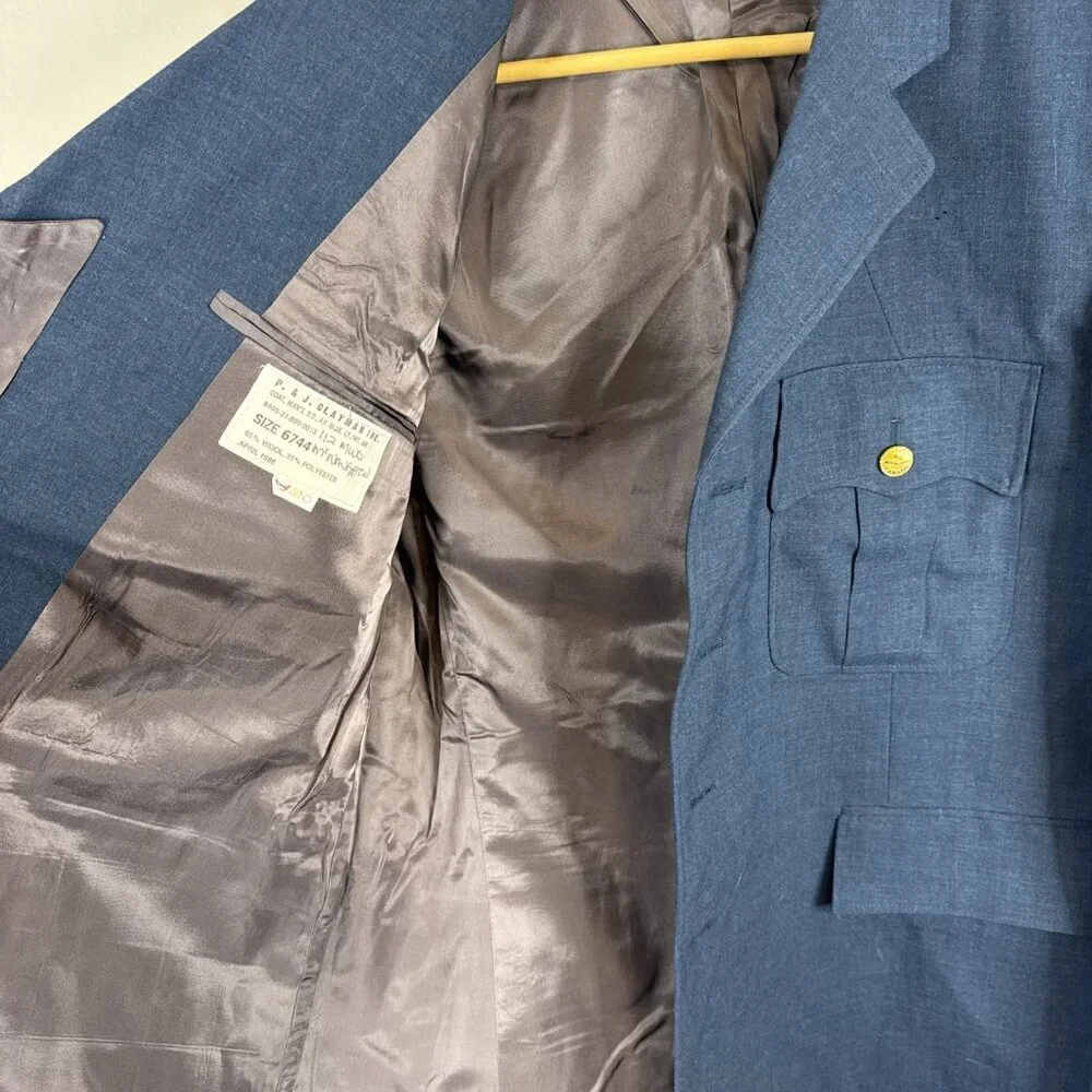 1986 RCAF Blue Dress Uniform Jacket Canada Gold Buttons 65% Wool Airforce Men 44